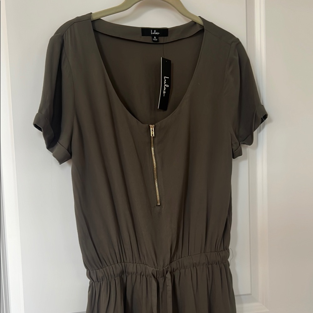 NWT- Lulus Olive Green Short Sleeve Romper - Picture 4 of 6